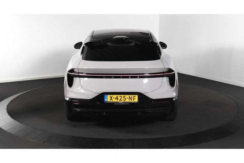 Lotus Eletre EDS 450 4WD 112 kWh — photo 5