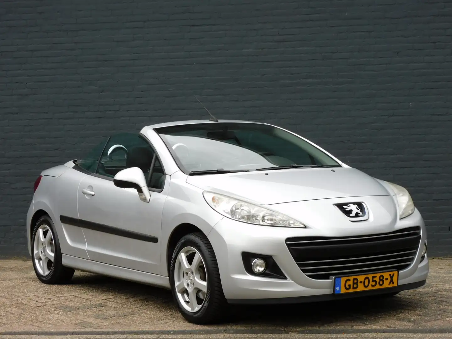 Peugeot 207 CC 1.6 VTi Griffe CABRIO CRUISE! AIRCO! LM VELGEN! Grijs - 2