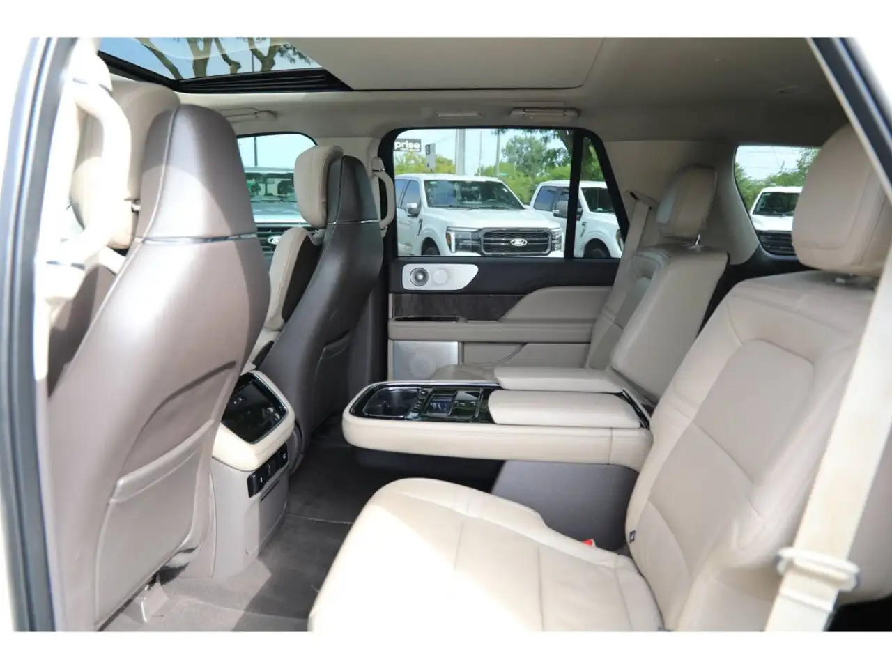 Lincoln Navigator photo Lincoln Navigator