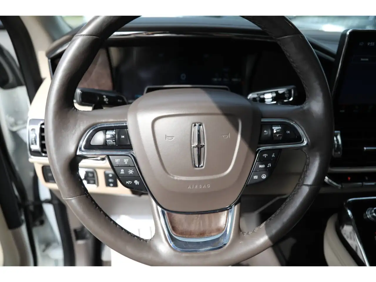 Lincoln Navigator photo Lincoln Navigator
