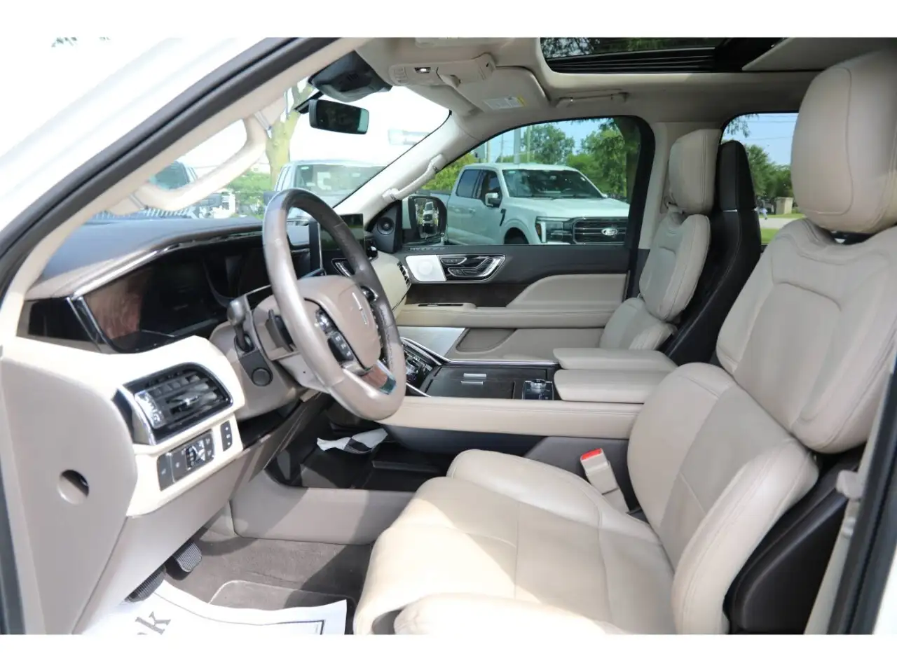 Lincoln Navigator photo Lincoln Navigator