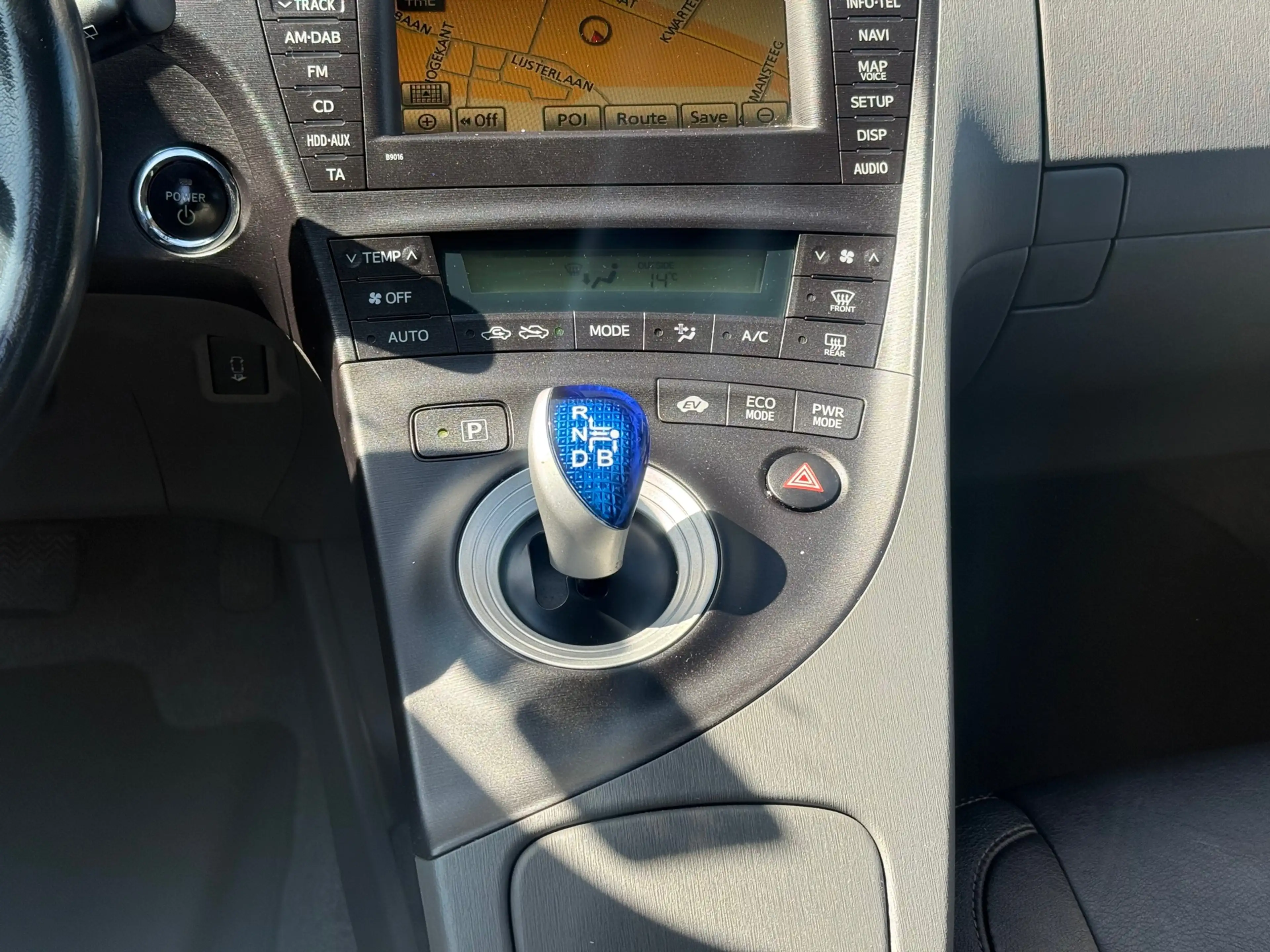 Toyota Prius 1.8 Dynamic — photo 15