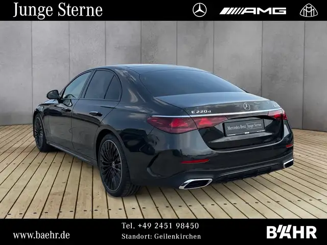 Mercedes-Benz E-Class view 3