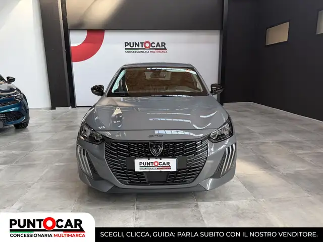 Peugeot 208 view 2