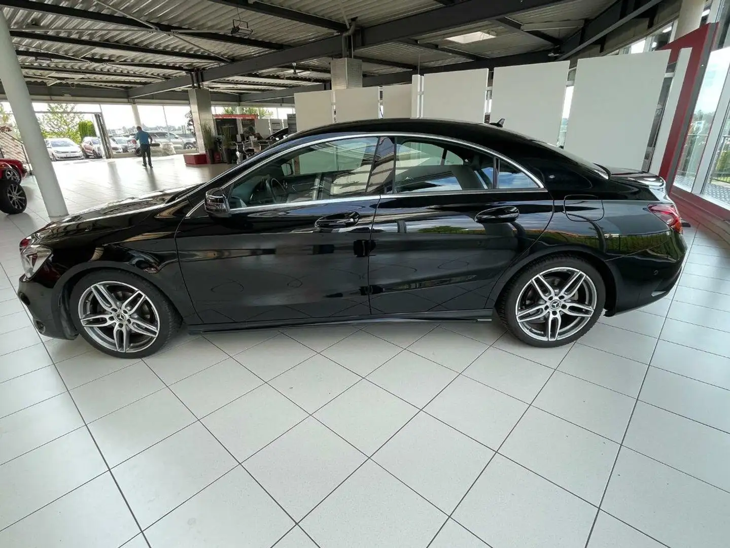 Mercedes-Benz CLA 180 AMG Line+Navi+Klima+Alu+Sitzheizung+++++ Noir - 2