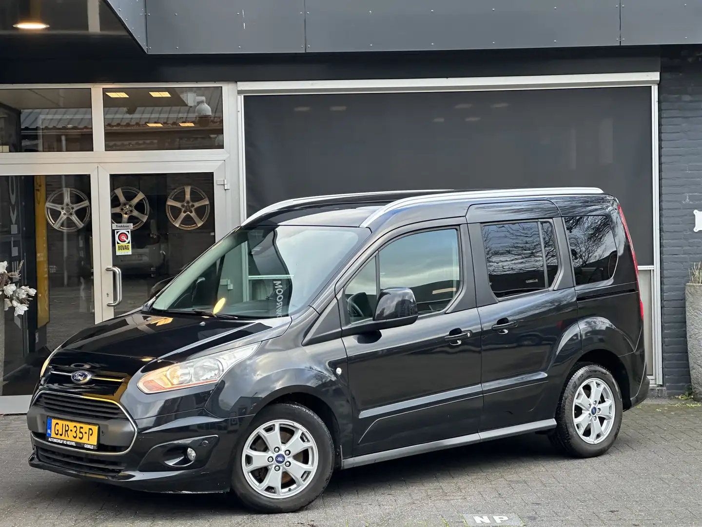 Ford Tourneo Connect Compact 1.0 Trend CRUISE / CLIMA / PANO / NAVI / B Zwart - 1
