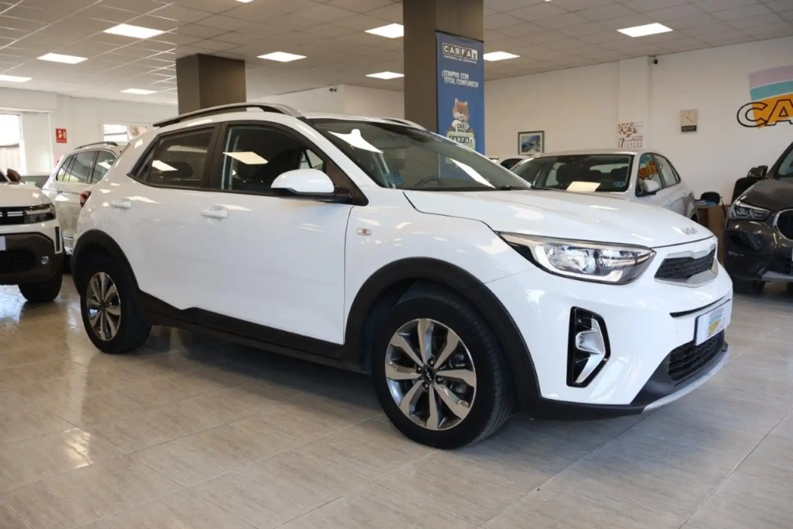 Kia Stonic 1.0 T-GDi MHEV Drive 100 Blanco - 1