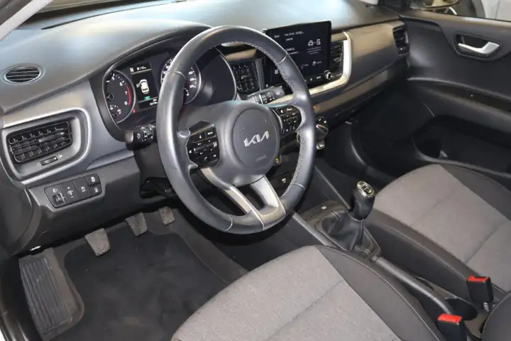 Kia Stonic 2022, foto 18