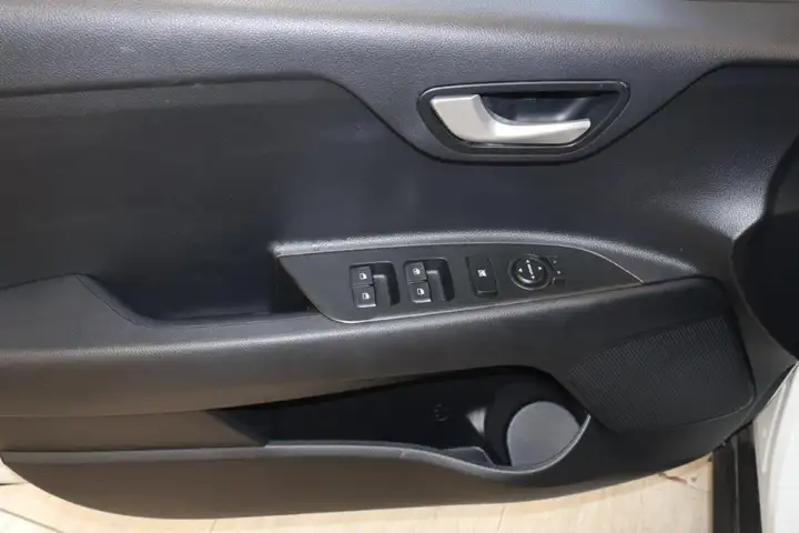 Kia Stonic 2022, foto 17