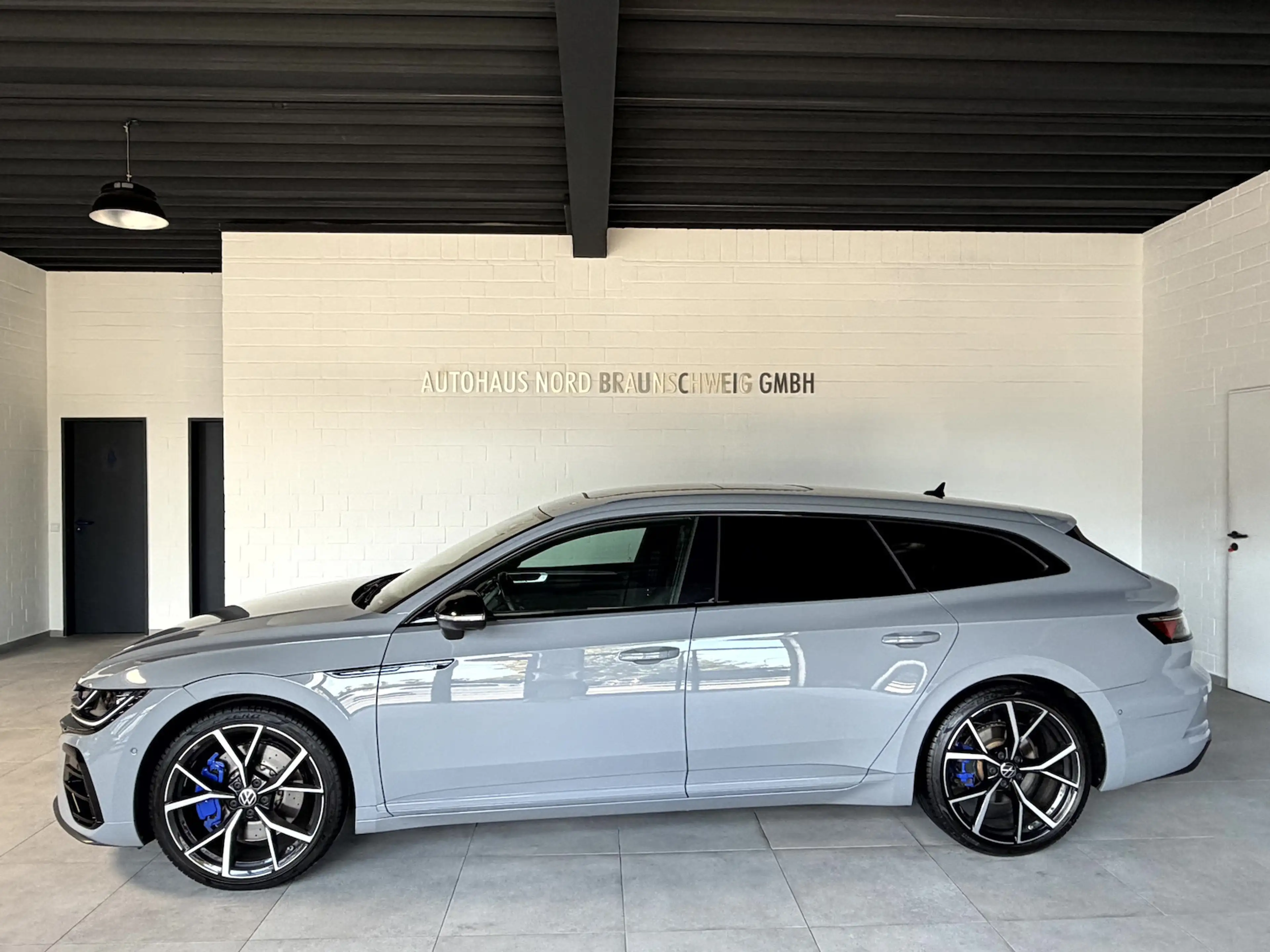 Volkswagen Arteon Shooting Brake R 2.0 TSI*Pano*AHK*HUD*H&K* — photo 3
