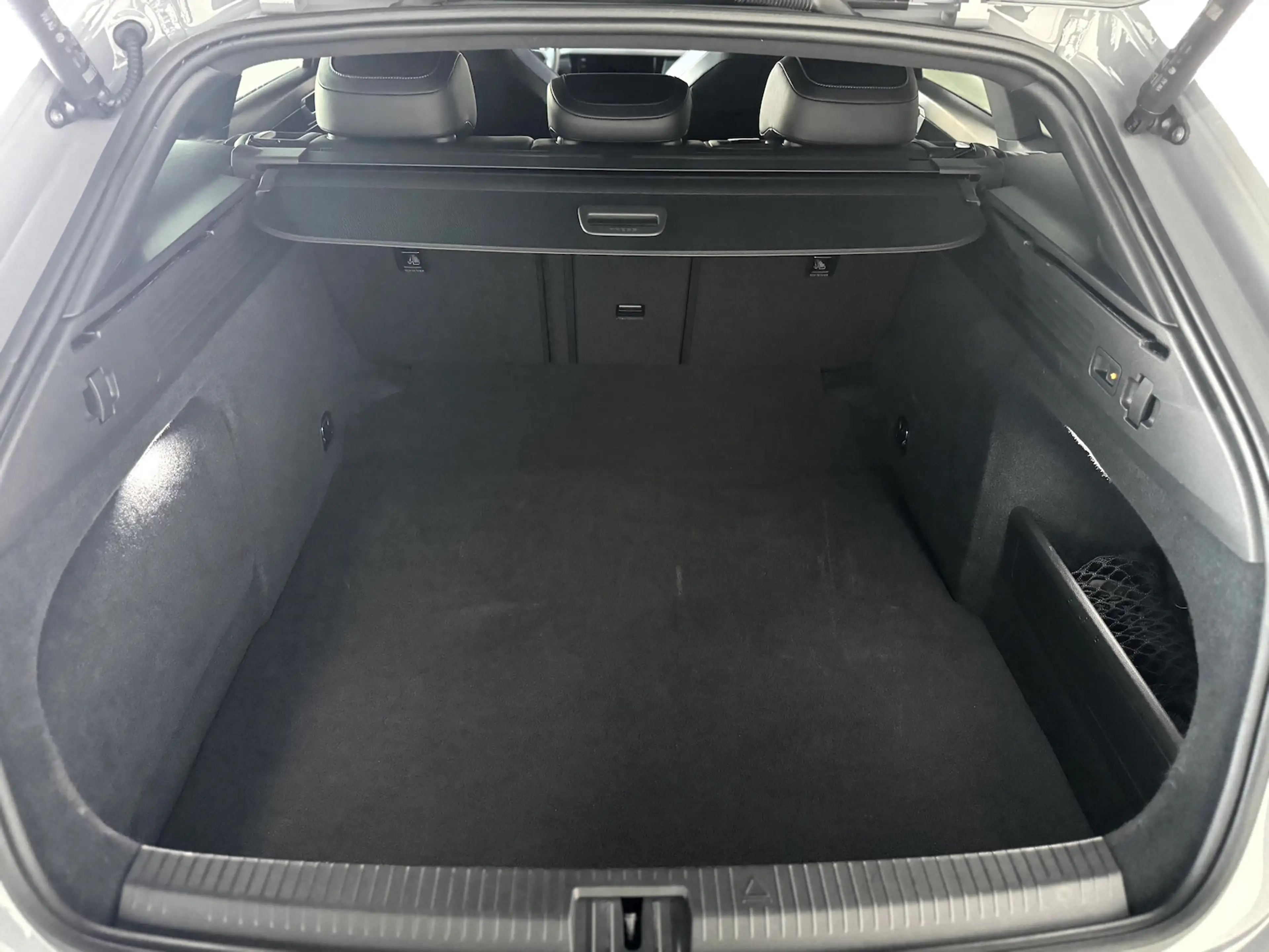 Volkswagen Arteon Shooting Brake R 2.0 TSI*Pano*AHK*HUD*H&K* — photo 7