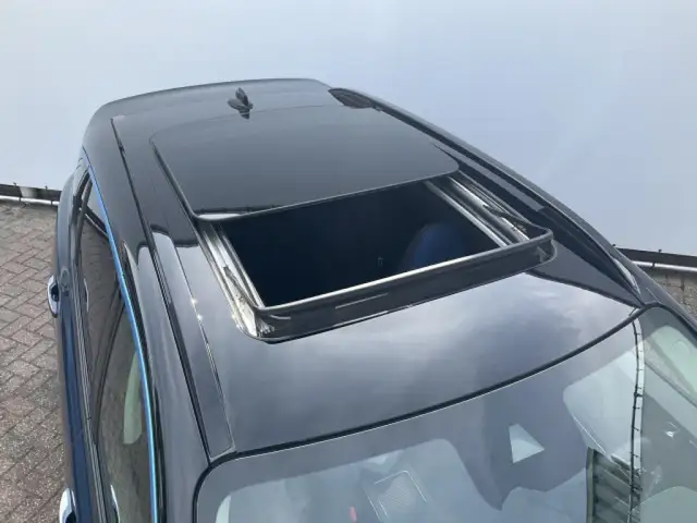 Lynk & Co 01 view 7