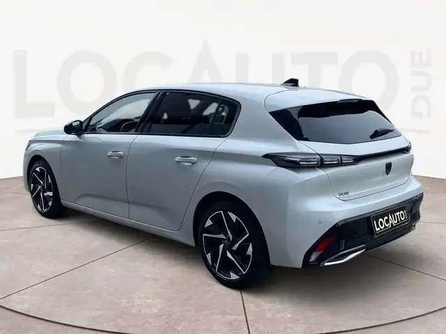 Peugeot 308 view 5