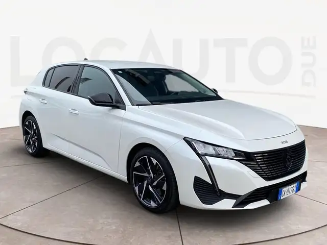Peugeot 308 view 3