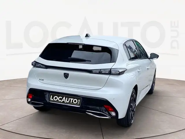 Peugeot 308 view 4