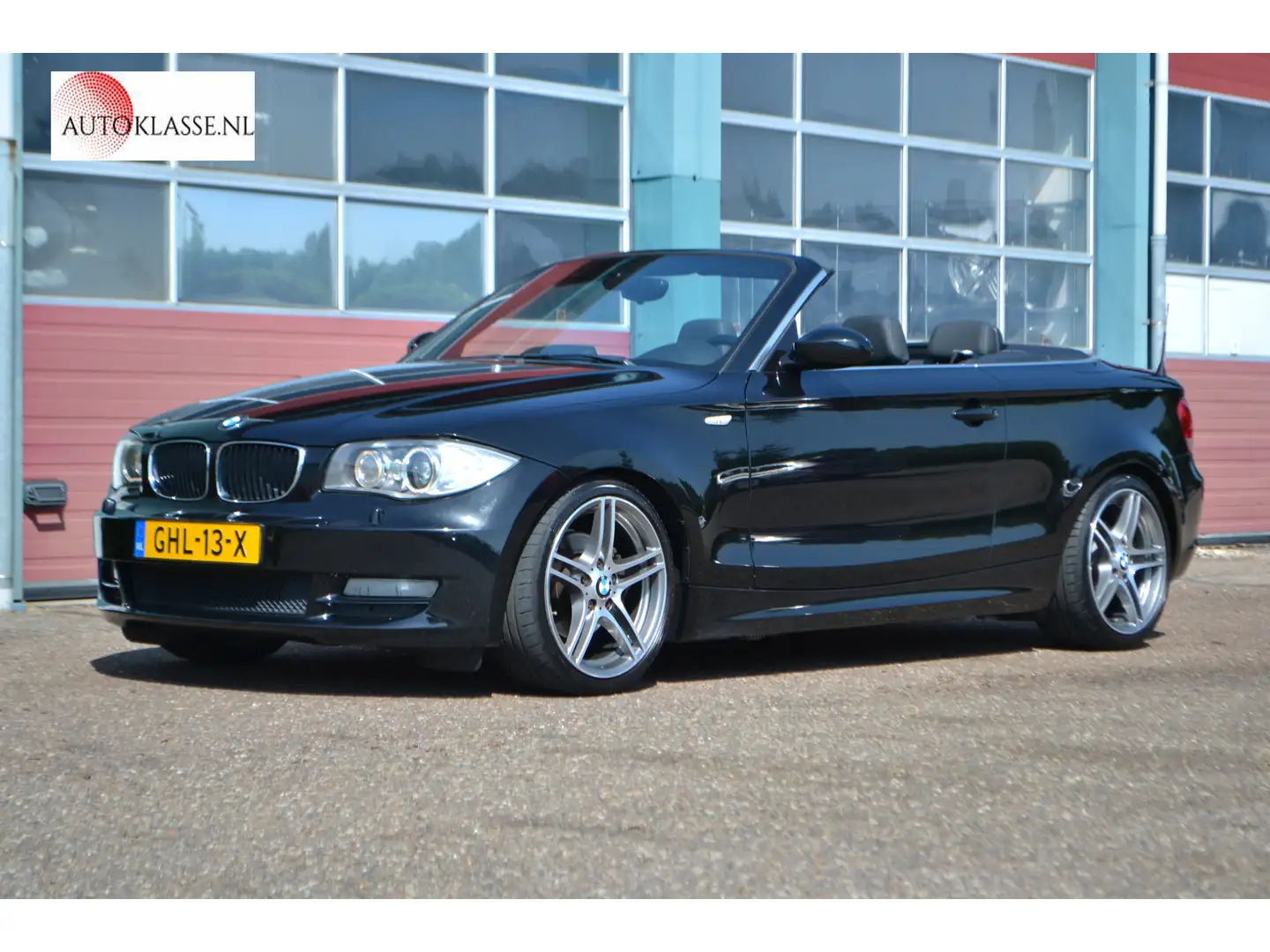 BMW 125 1-serie Cabrio 125i High Executive AUTOMAAT Schwarz - 1