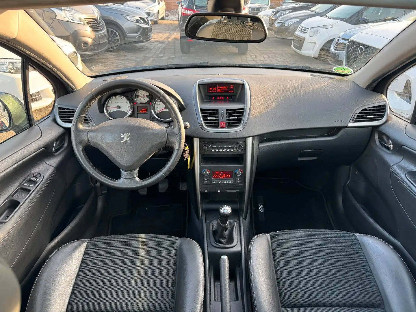 Peugeot 207 SW Forever *Teilleder*Panorama*Klima - 2