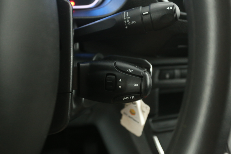 Opel Vivaro-e 75 kWh L2H1 | Snelladen | SOH 88% | Airco | 3 Zits — photo 21