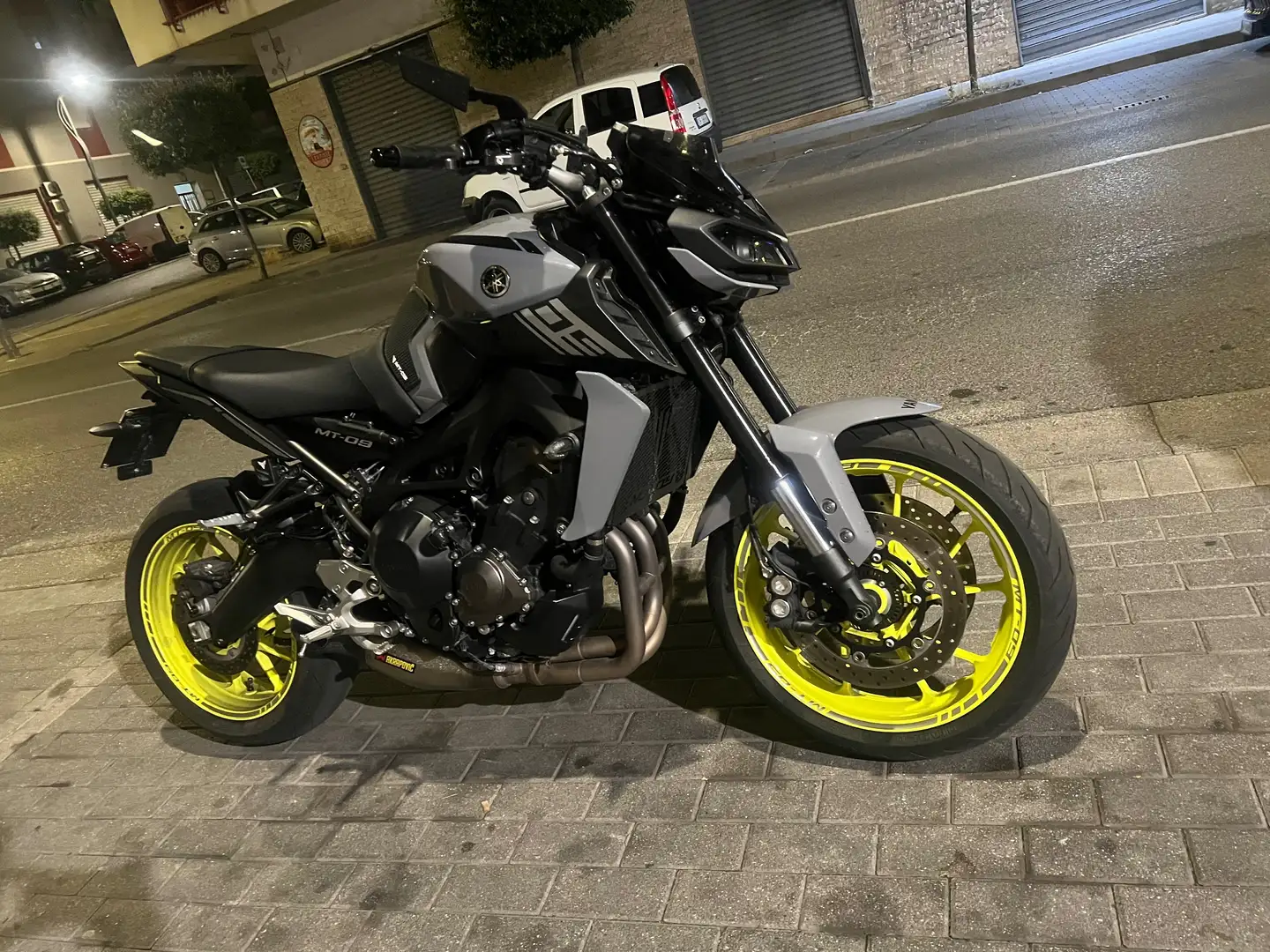 Yamaha MT-09 Nero - 2