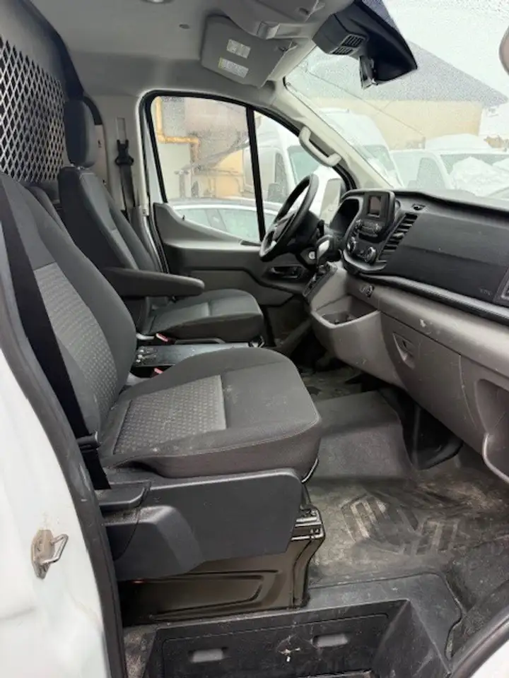 Ford Transit Cargo Van снимка Ford Transit Cargo Van
