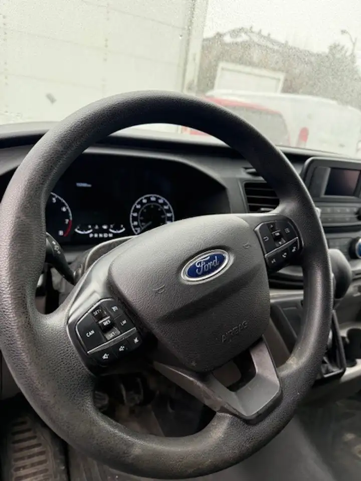 Ford Transit Cargo Van снимка Ford Transit Cargo Van