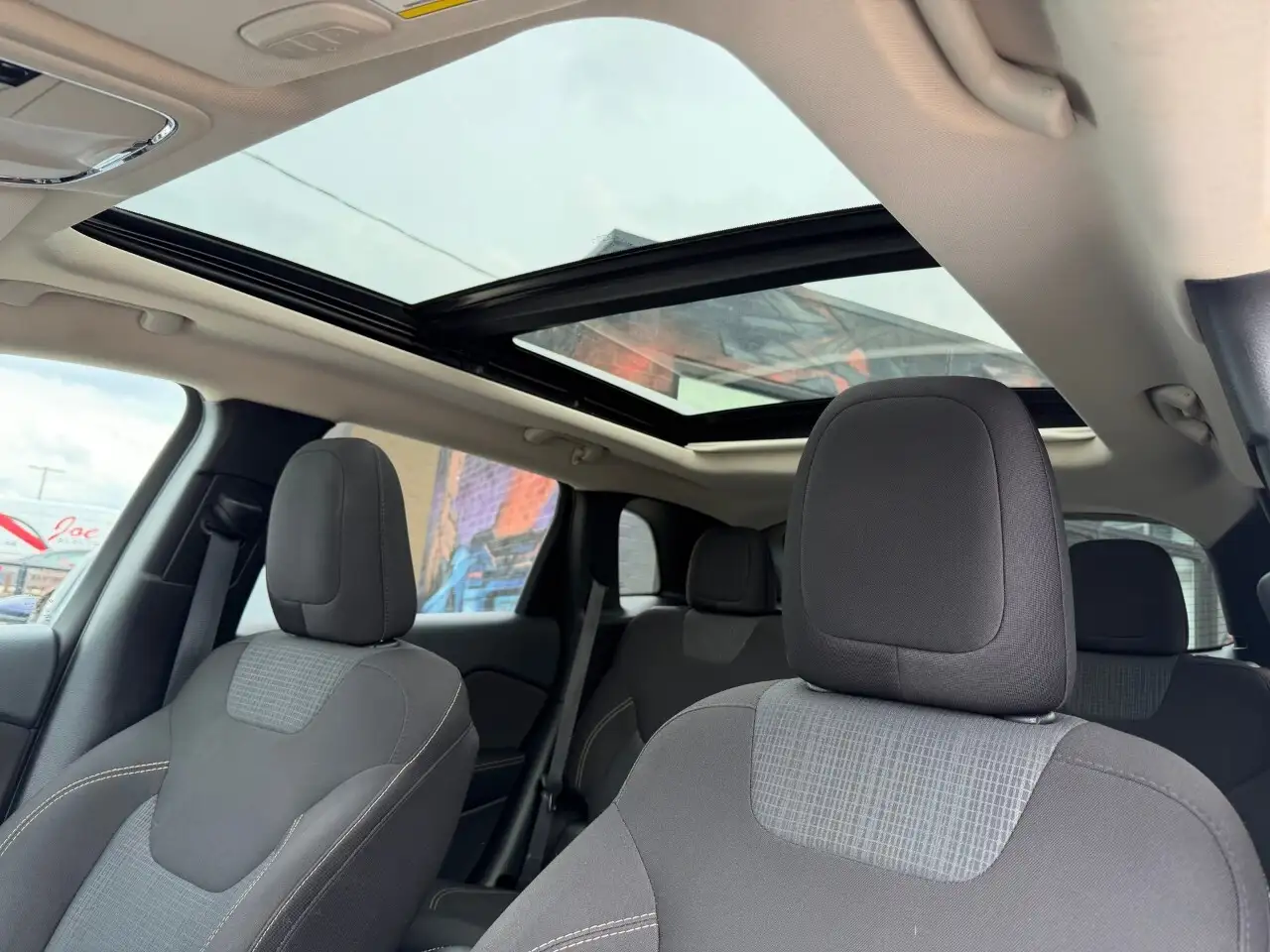 Jeep Cherokee снимка Jeep Cherokee