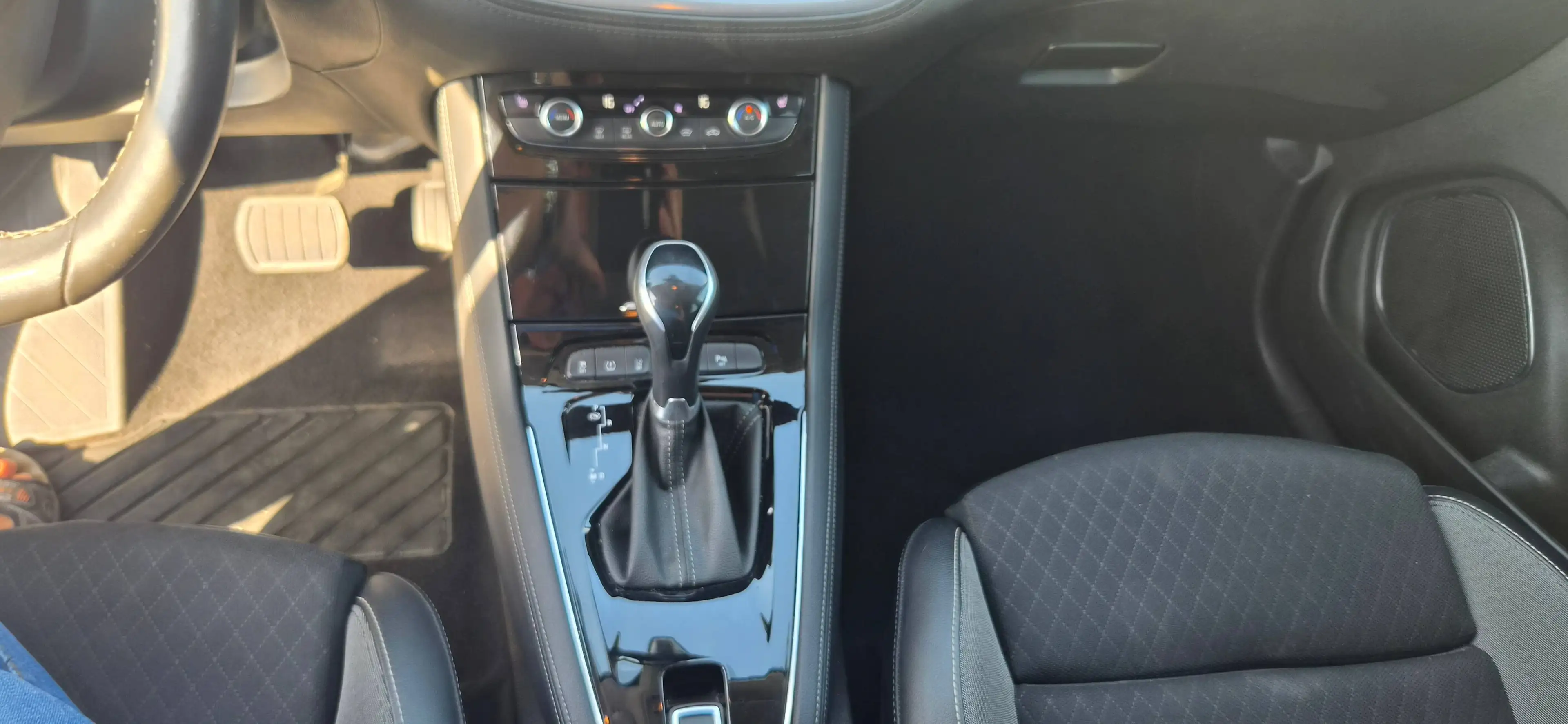 Opel Grandland X Elegance — photo 8