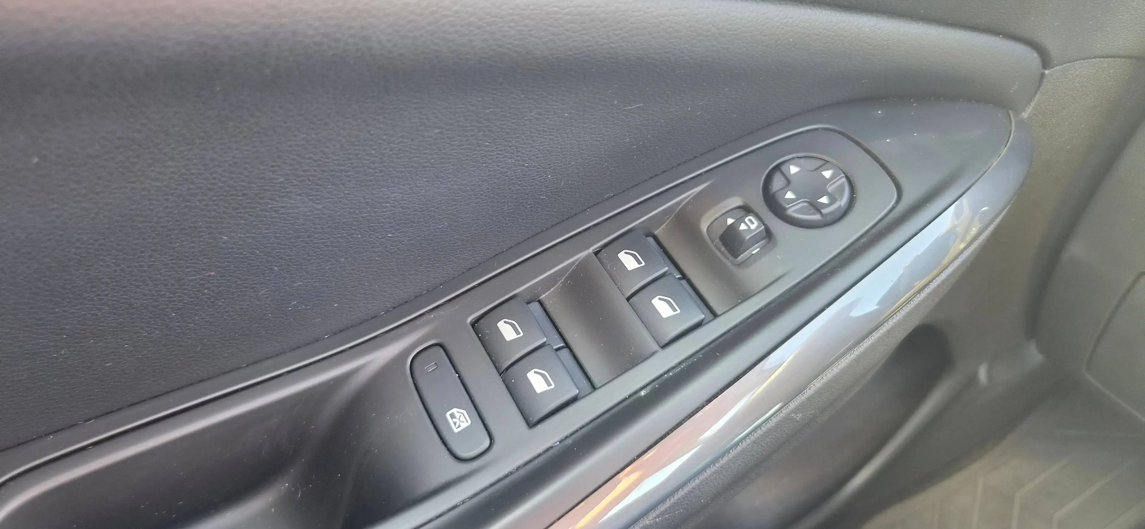 Opel Grandland X Elegance — photo 14