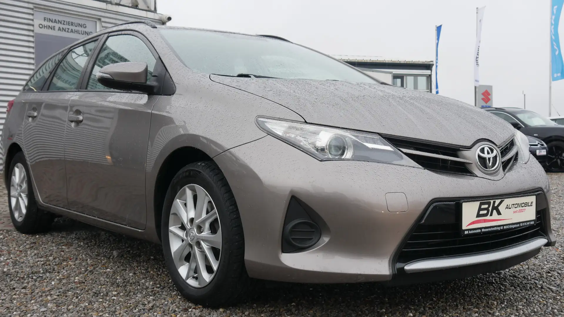 Toyota Auris Comfort 2. Hand TÜV,- Kundendienst Neu Klima CD Beige - 1