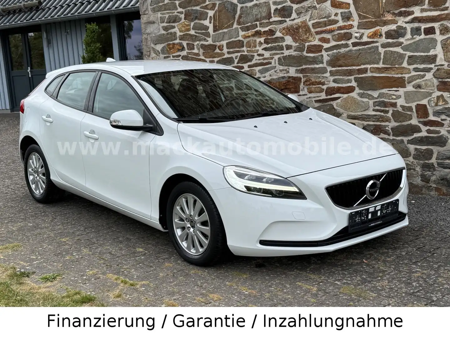 Volvo V40 1-Hand Erst 29.046km gelaufen !!! Weiß - 1