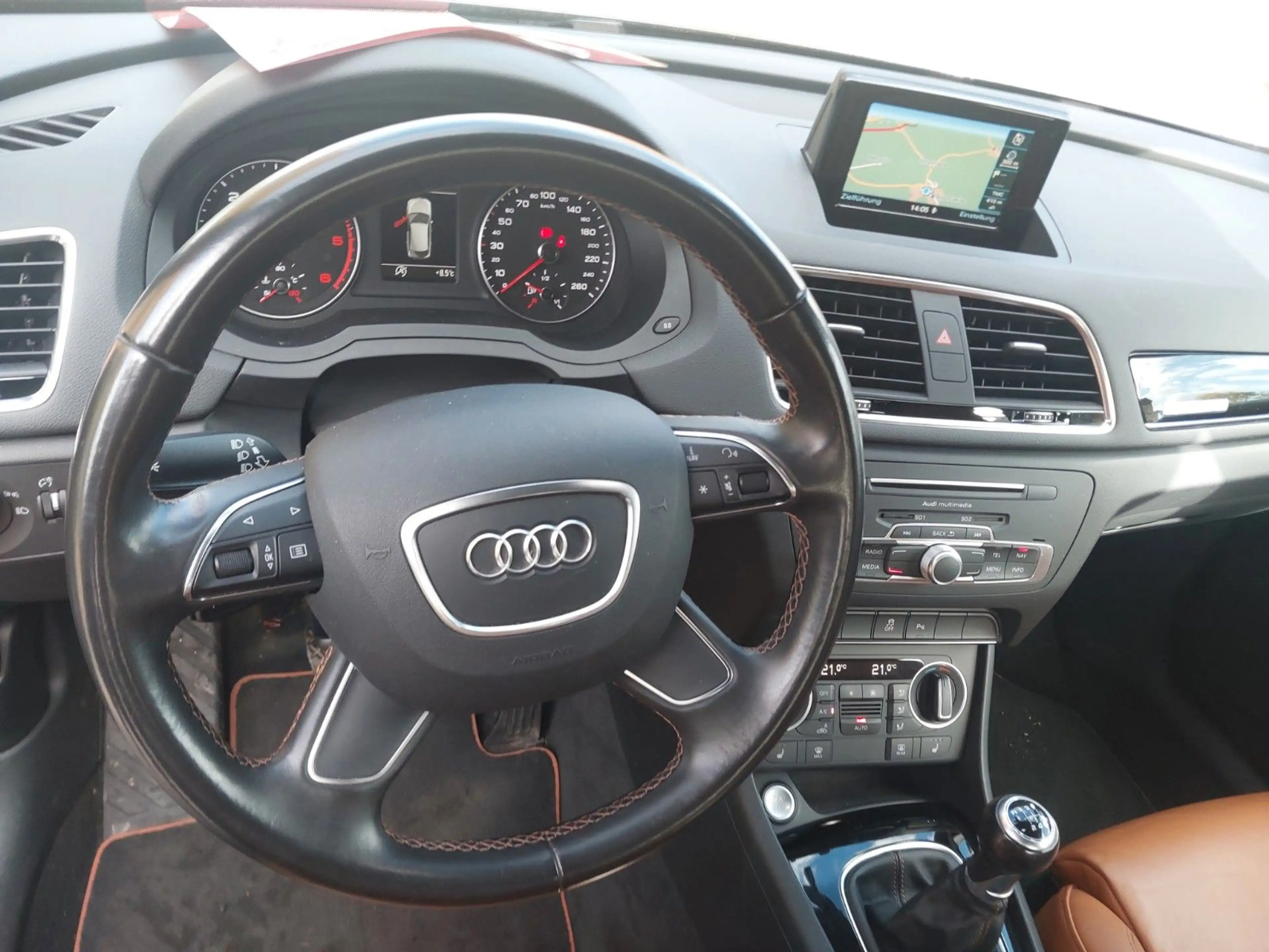 Audi Q3 quattro Exclusive Line — photo 11