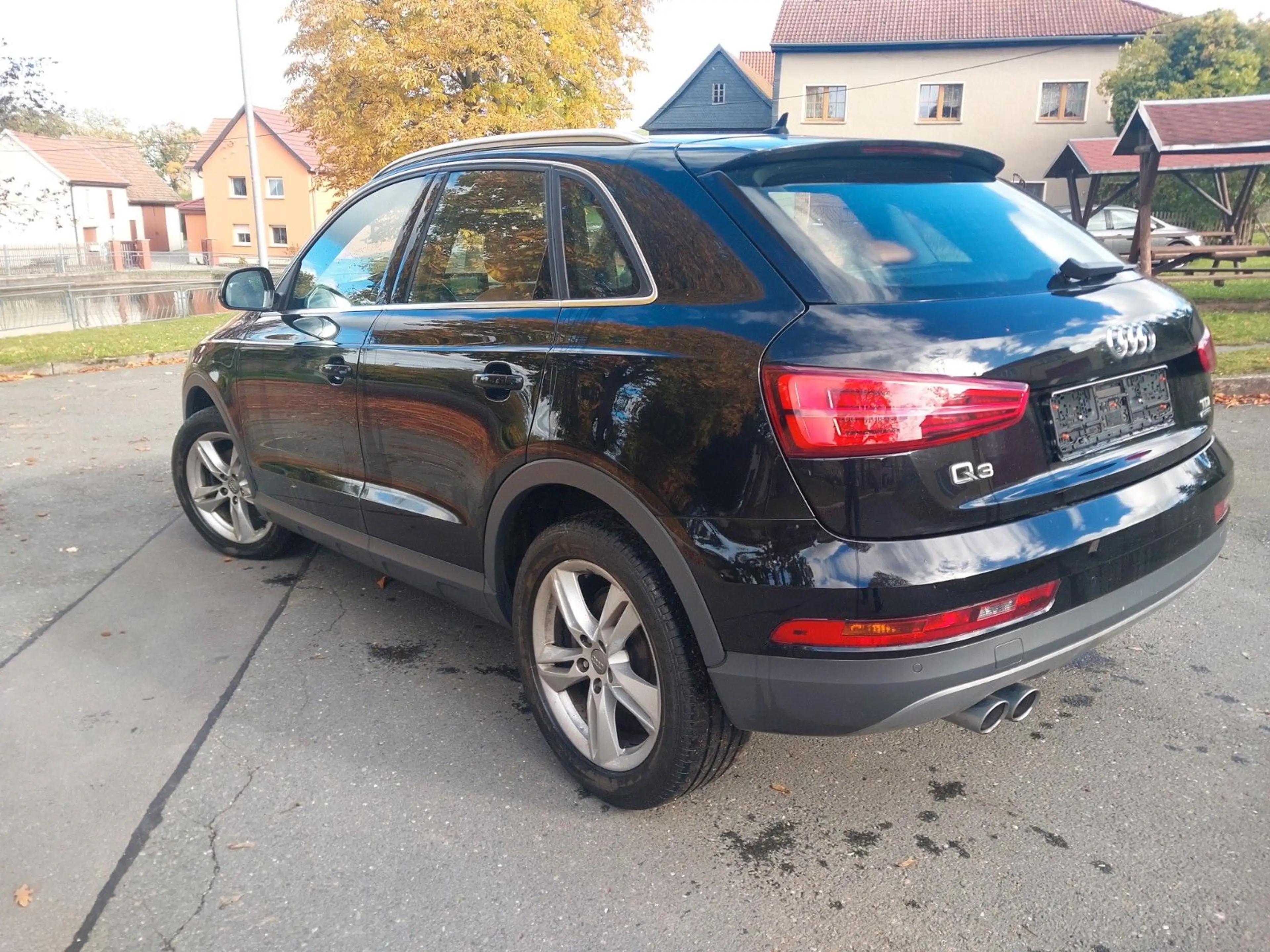 Audi Q3 quattro Exclusive Line — photo 4