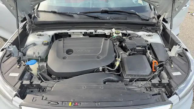 Volvo XC40 view 15