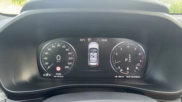 Volvo XC40 view 12