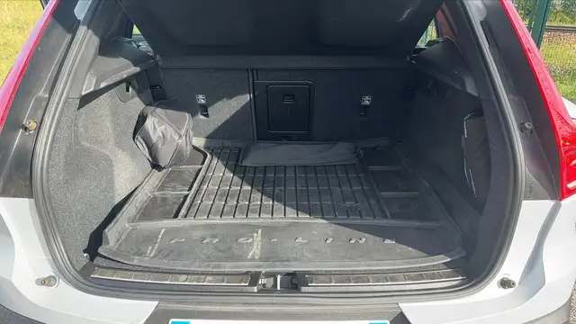 Volvo XC40 view 14
