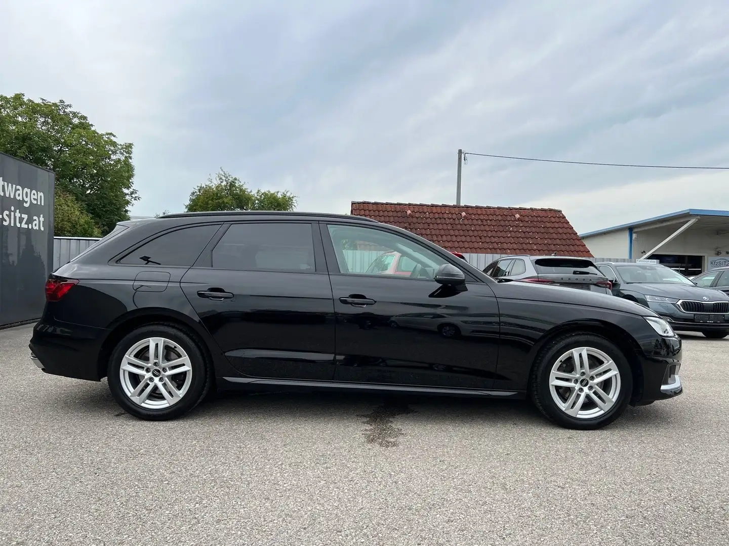 Audi A4 Avant 30 TDI advanced S-tronic | NP: €59.600 Schwarz - 2