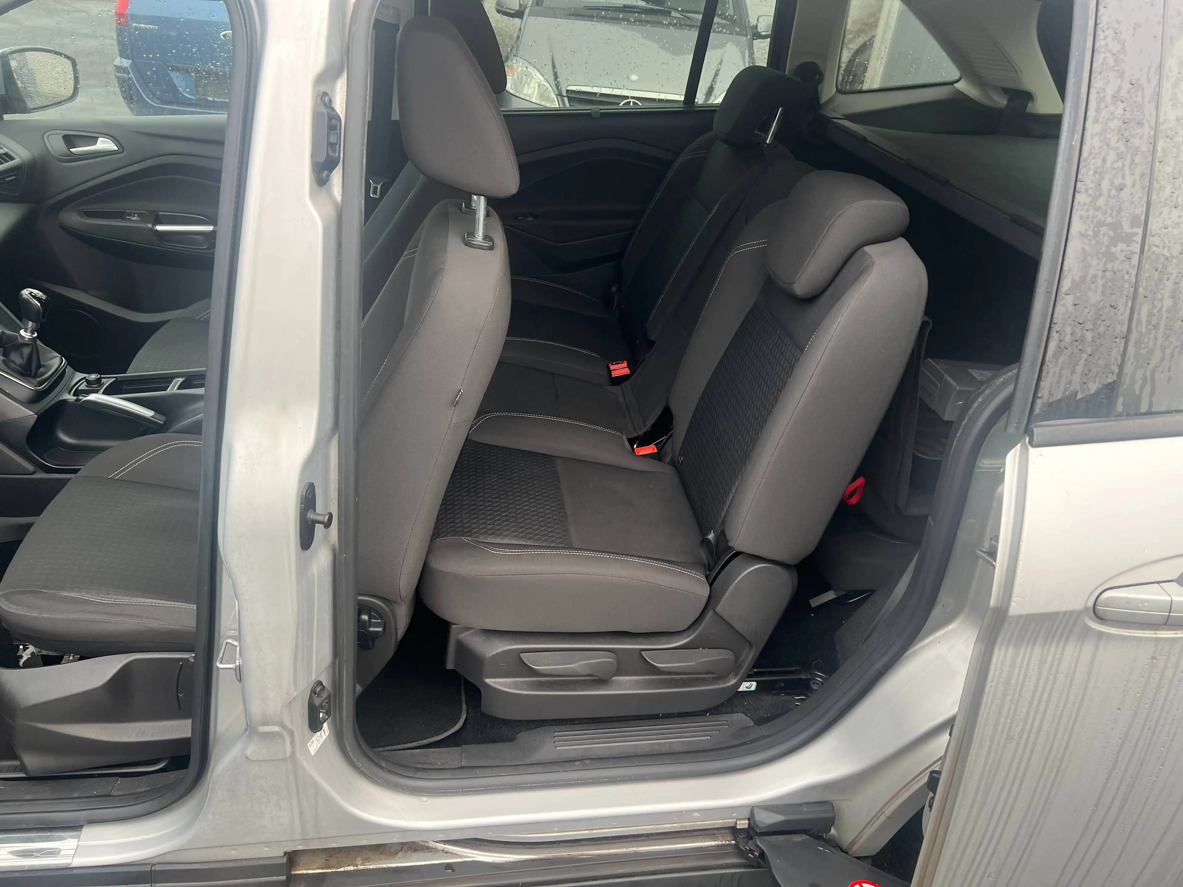 Ford Grand C-Max 7-Sitzer — photo 14
