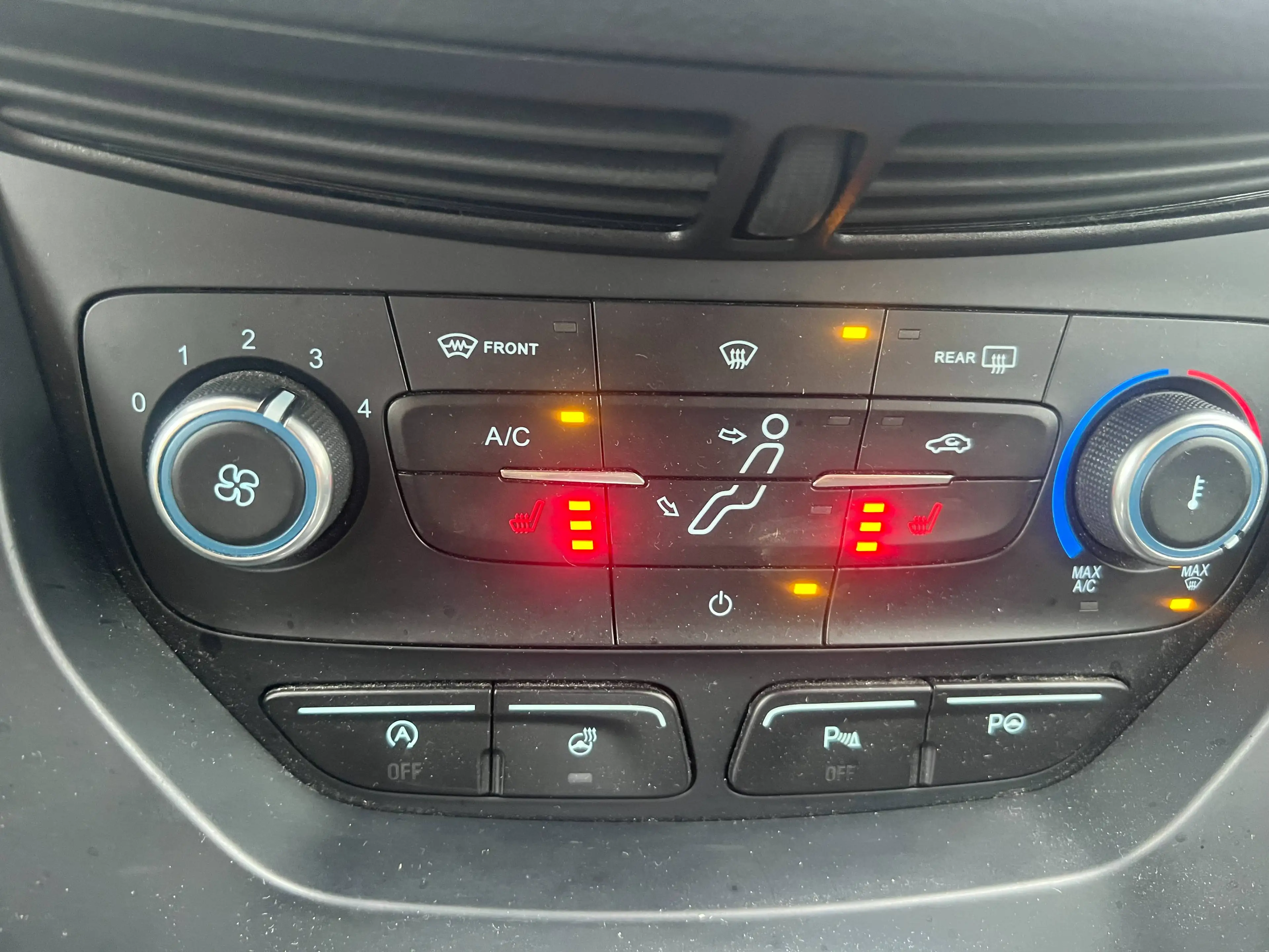 Ford Grand C-Max 7-Sitzer — photo 13