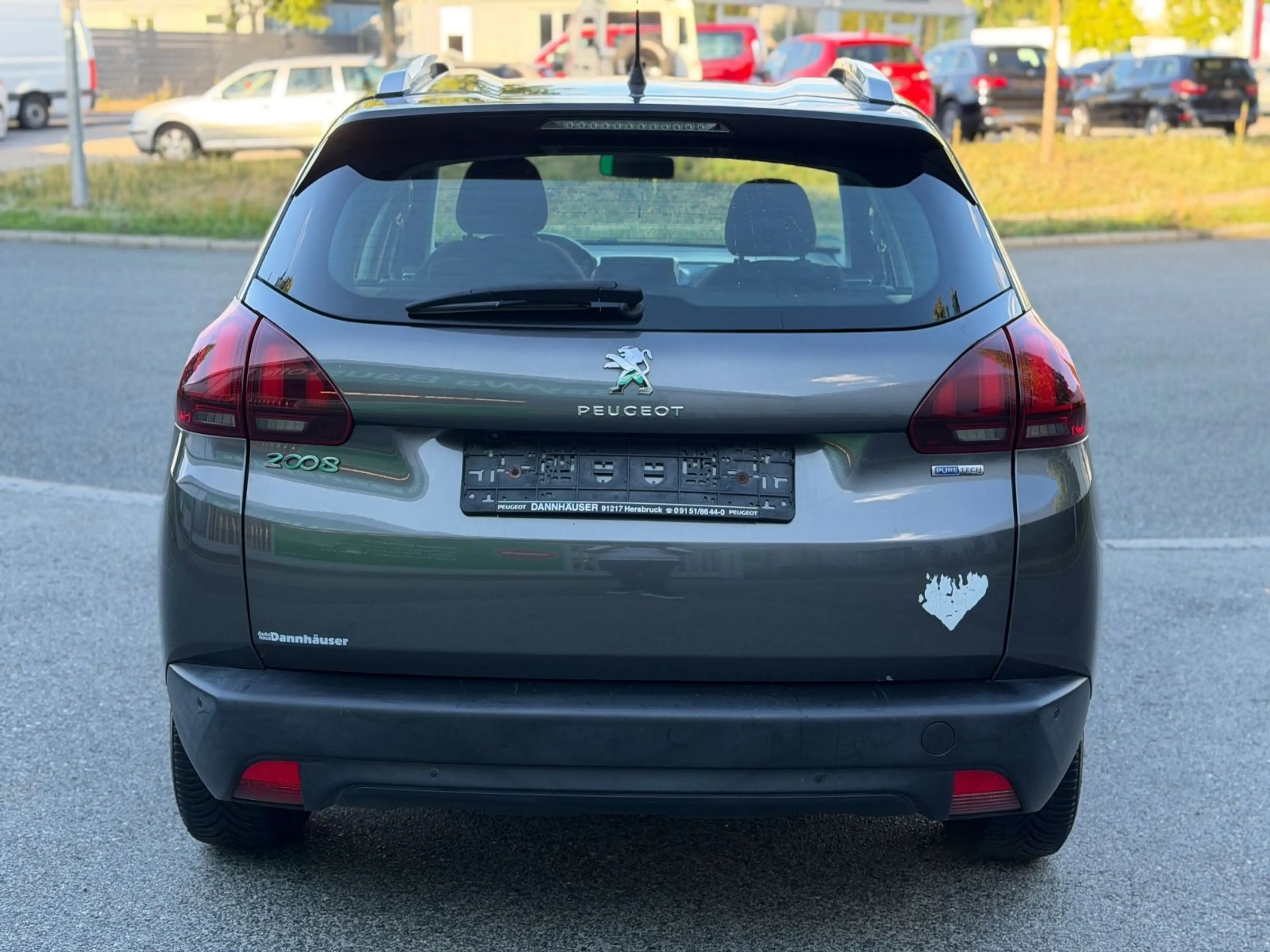 Peugeot 2008 Active PDC SHZ NAVI Neu Tüv — photo 6