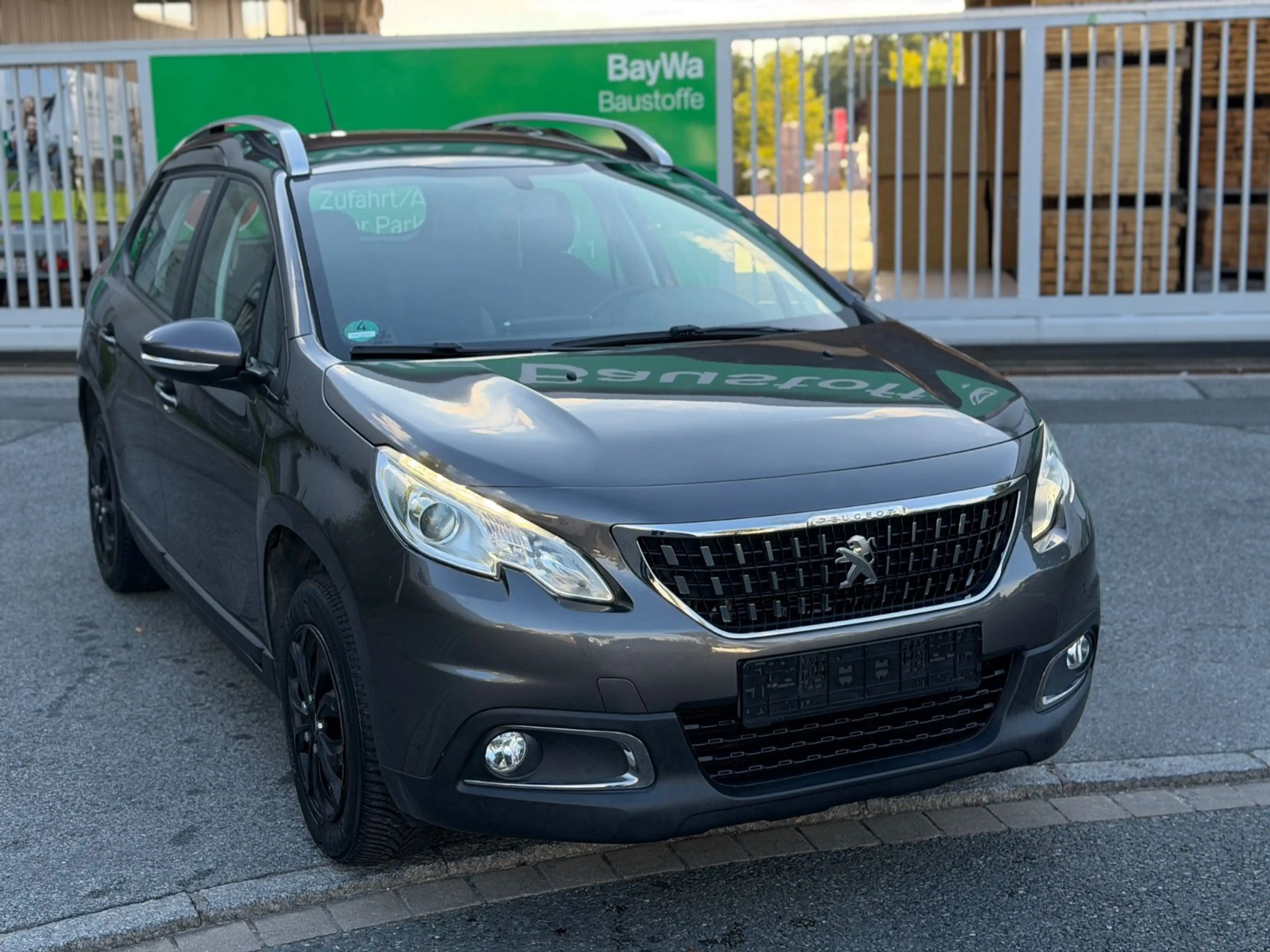 Peugeot 2008 Active PDC SHZ NAVI Neu Tüv — photo 3
