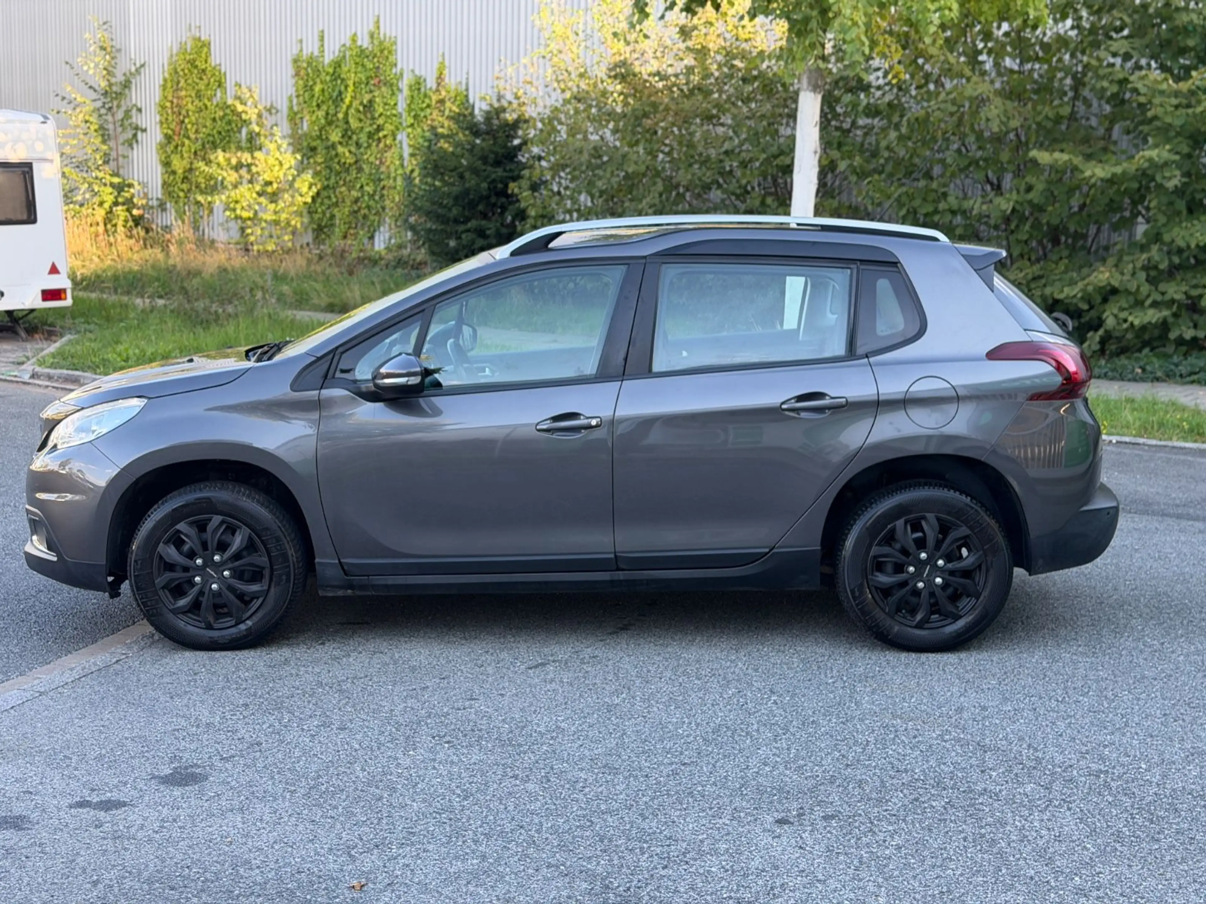 Peugeot 2008 Active PDC SHZ NAVI Neu Tüv — photo 8
