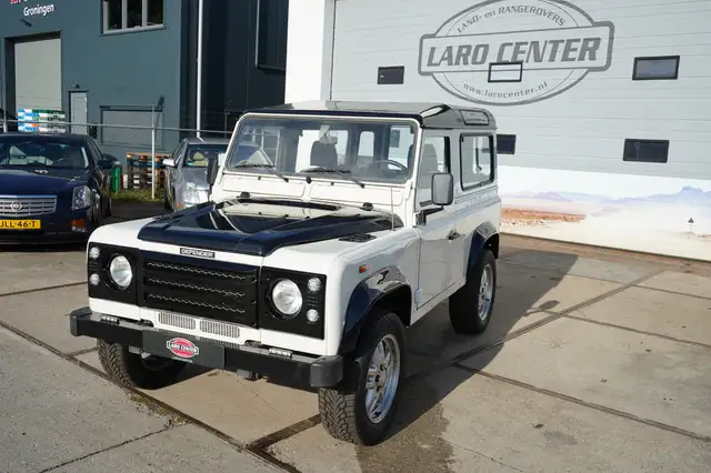 Land Rover Defender 90