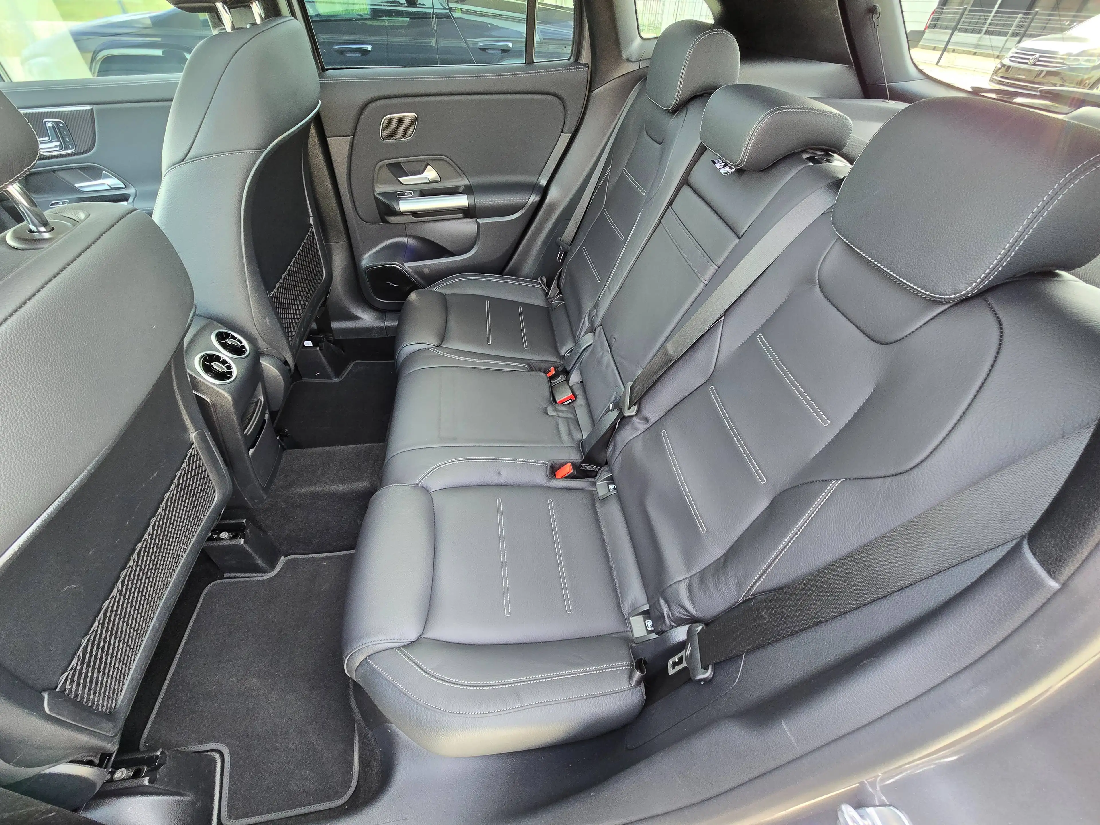Mercedes-Benz GLA 200 GLA 200 d 4Matic AMG Line |Panorama|Burmester|Leder|FACELIFT Modell — photo 15