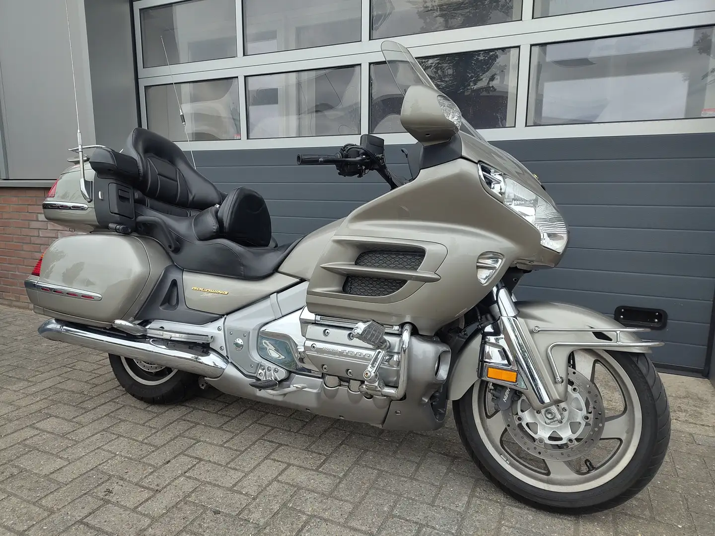 Honda GL 1800 GL1800 GOLDWING SE Срібний - 1