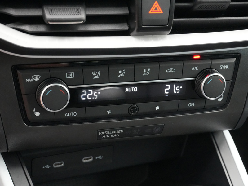 SEAT Arona Style NAVI VIRT ACC KAM SHZ CARPLAY LED — photo 10