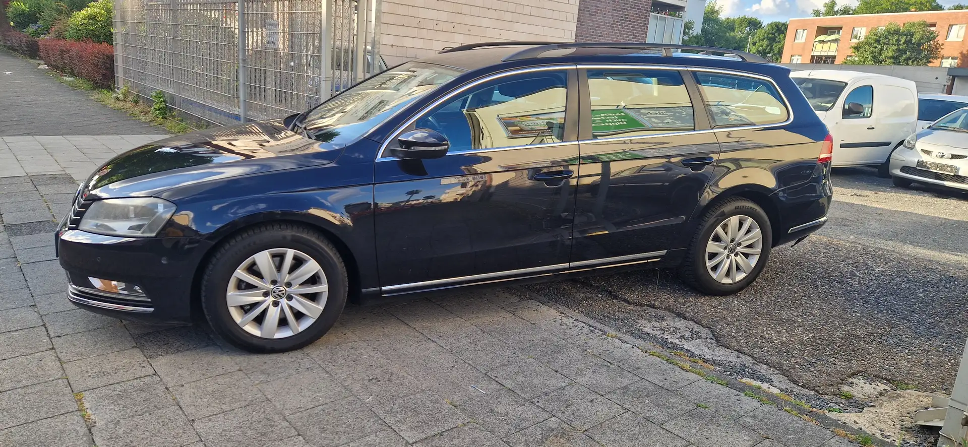 Volkswagen Passat Variant 2.0 Blue TDI SCR Comfortline Schwarz - 2