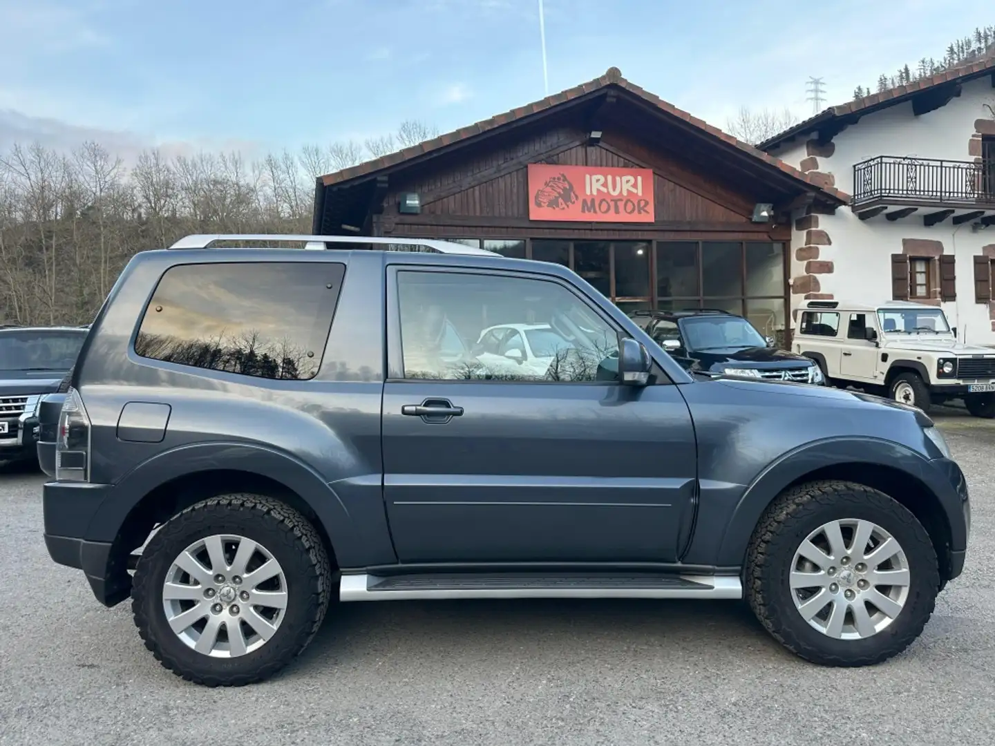 Mitsubishi Montero 3.2DI-D Kaiteki Aut. Blauw - 1