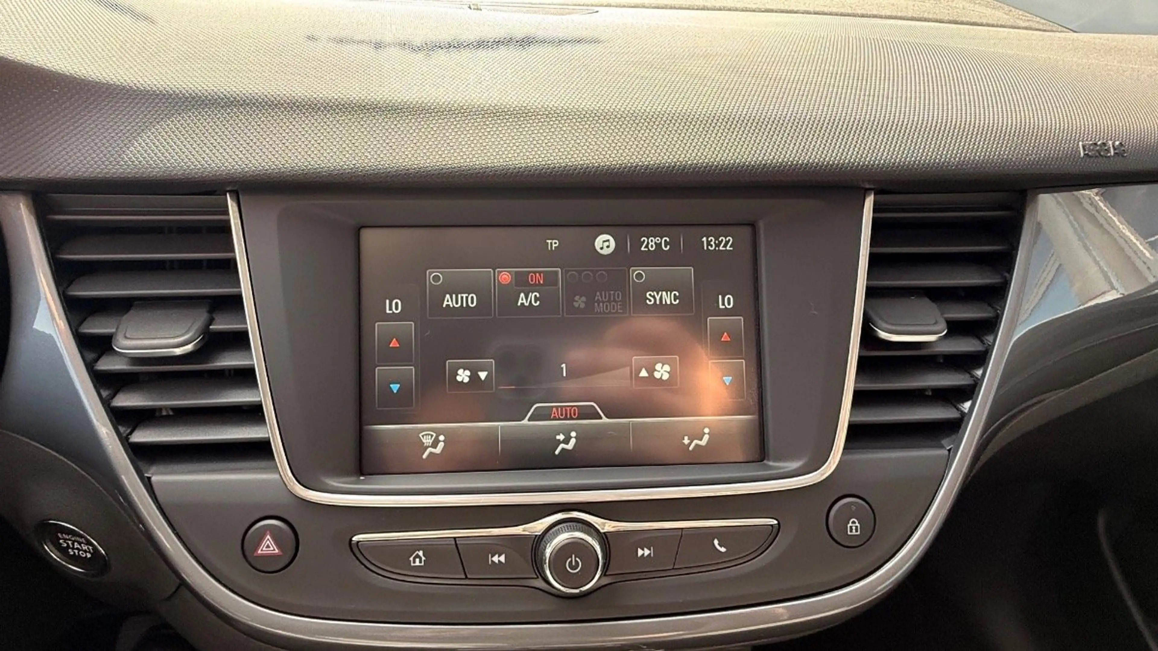 Opel Crossland 1.2 Turbo Elegance LED+SHZ+2xKlima+LM — photo 16