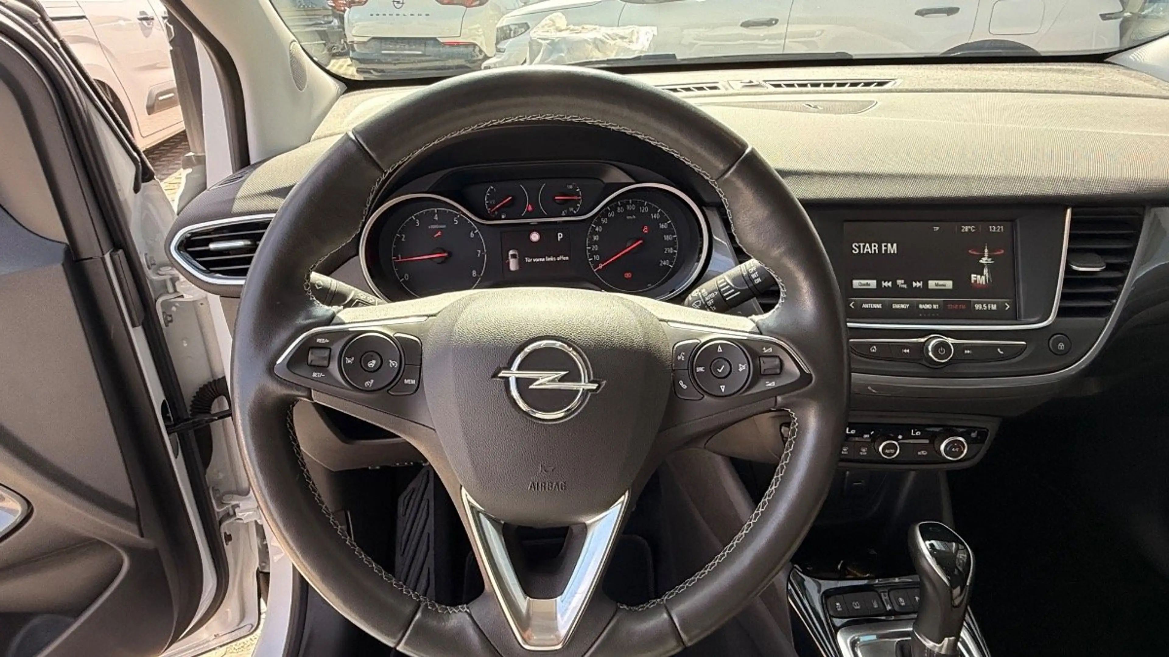 Opel Crossland 1.2 Turbo Elegance LED+SHZ+2xKlima+LM — photo 11