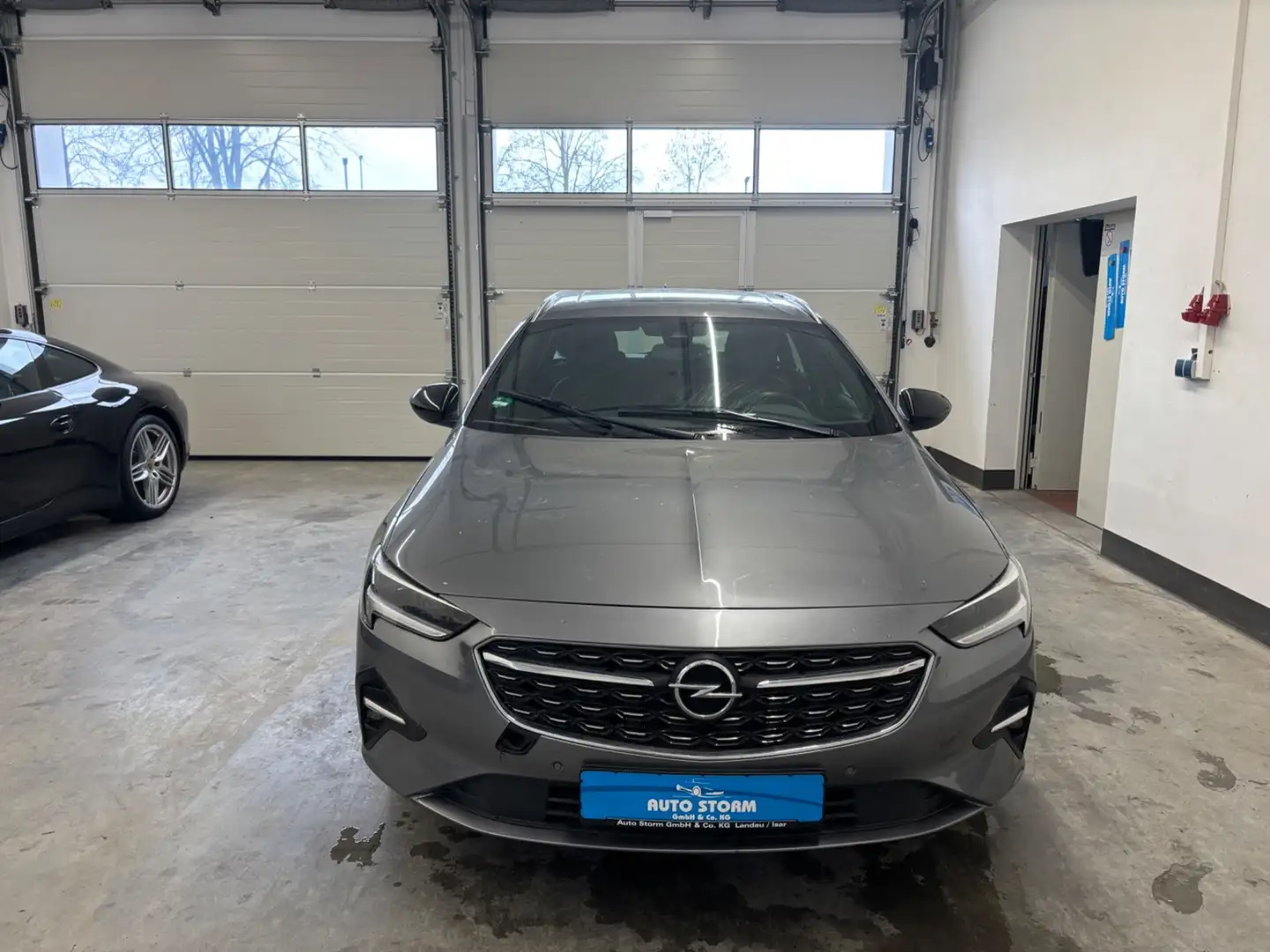 Opel Insignia B Sports Tourer 2.0 CDTI Business Elegance *1-Hand Grijs - 2